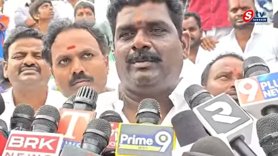 బౌరంపేట్‌లో గణపయ్యపై హెలికాప్టర్‌తో పూల వర్షం 🚁🌸 | ఘనంగా గణేశ నిమజ్జనం | Ganesh Immersion